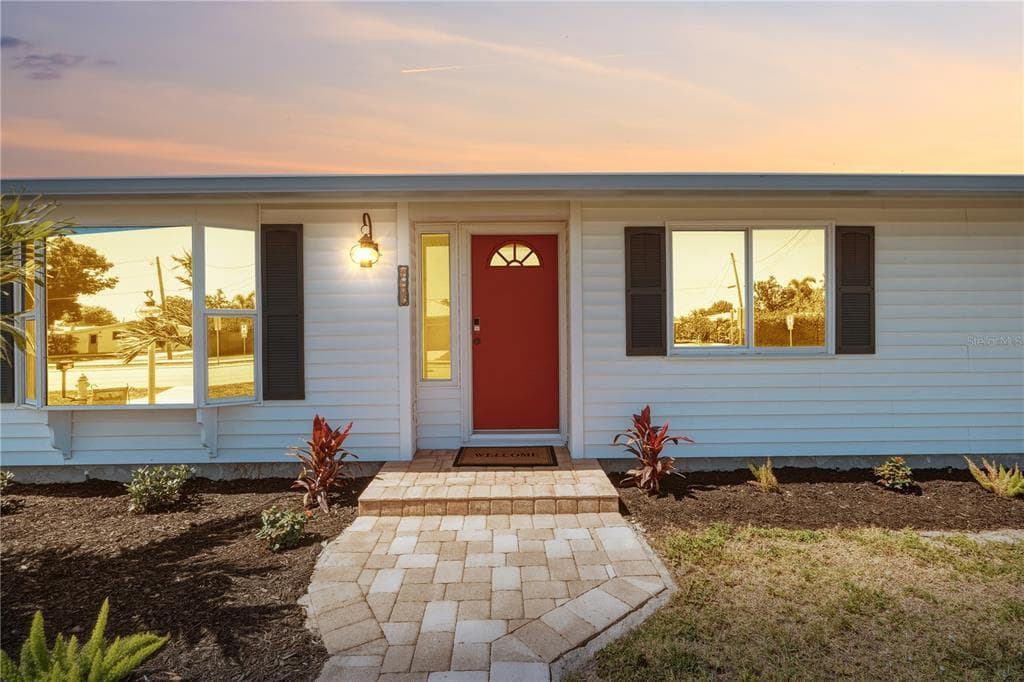 21277 EDGEWATER DRIVE photo 2