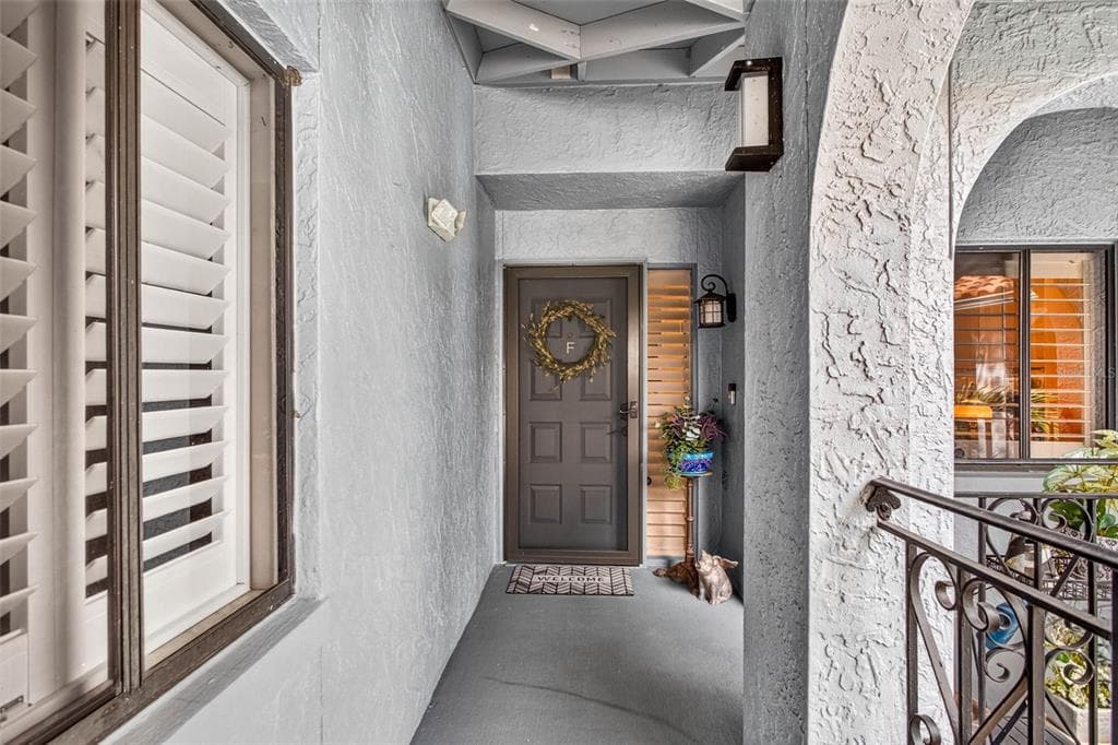 6326 GRAND BAHAMA CIRCLE F photo 4