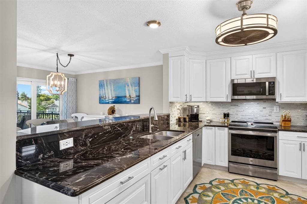 6326 GRAND BAHAMA CIRCLE F photo 8