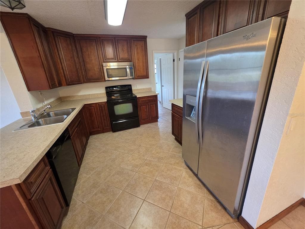 8270 NORMLEE ROAD photo 13