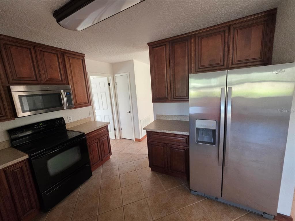 8270 NORMLEE ROAD photo 16