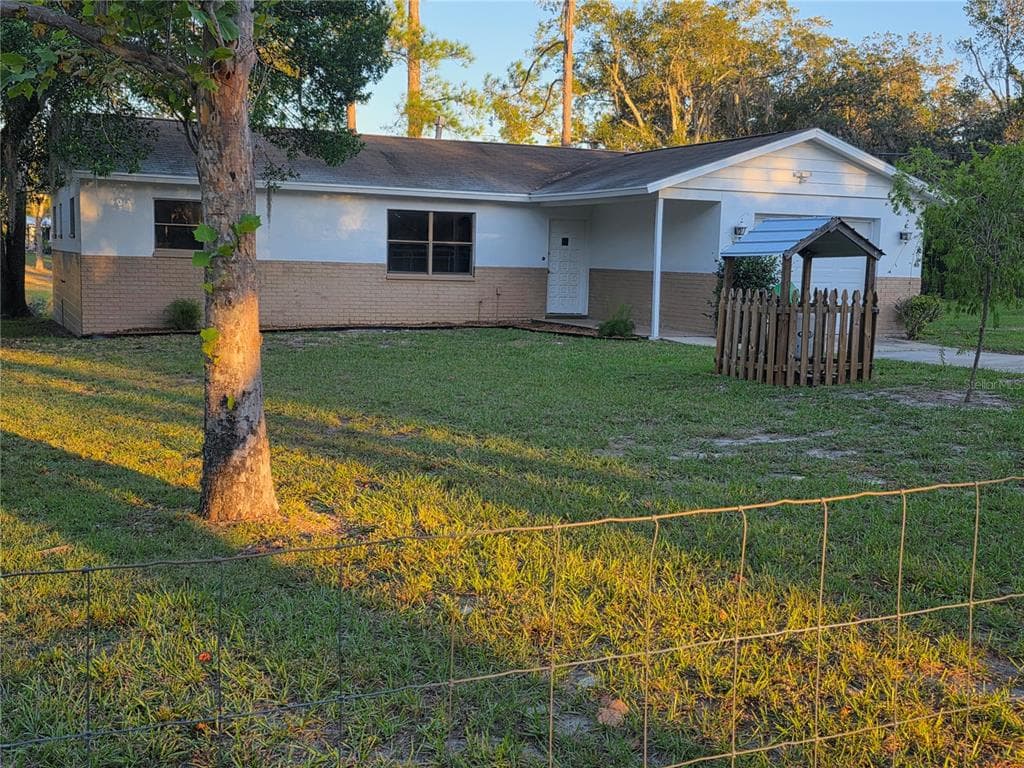 8270 NORMLEE ROAD photo 1