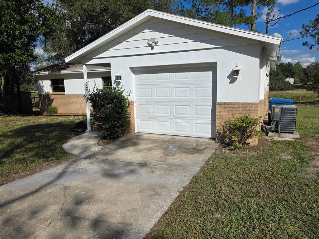 8270 NORMLEE ROAD photo 10
