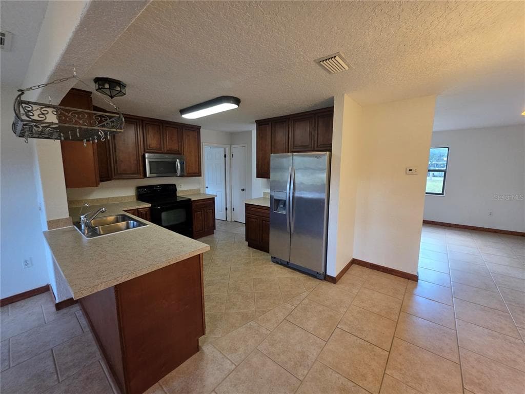 8270 NORMLEE ROAD photo 14