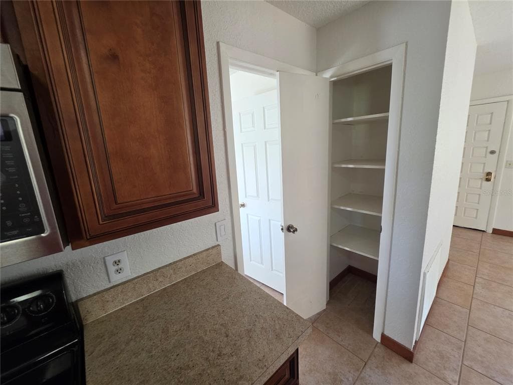 8270 NORMLEE ROAD photo 18