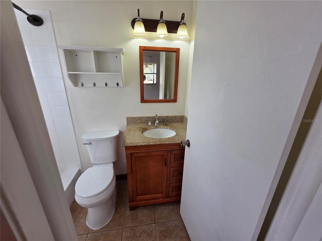 8270 NORMLEE ROAD photo 25
