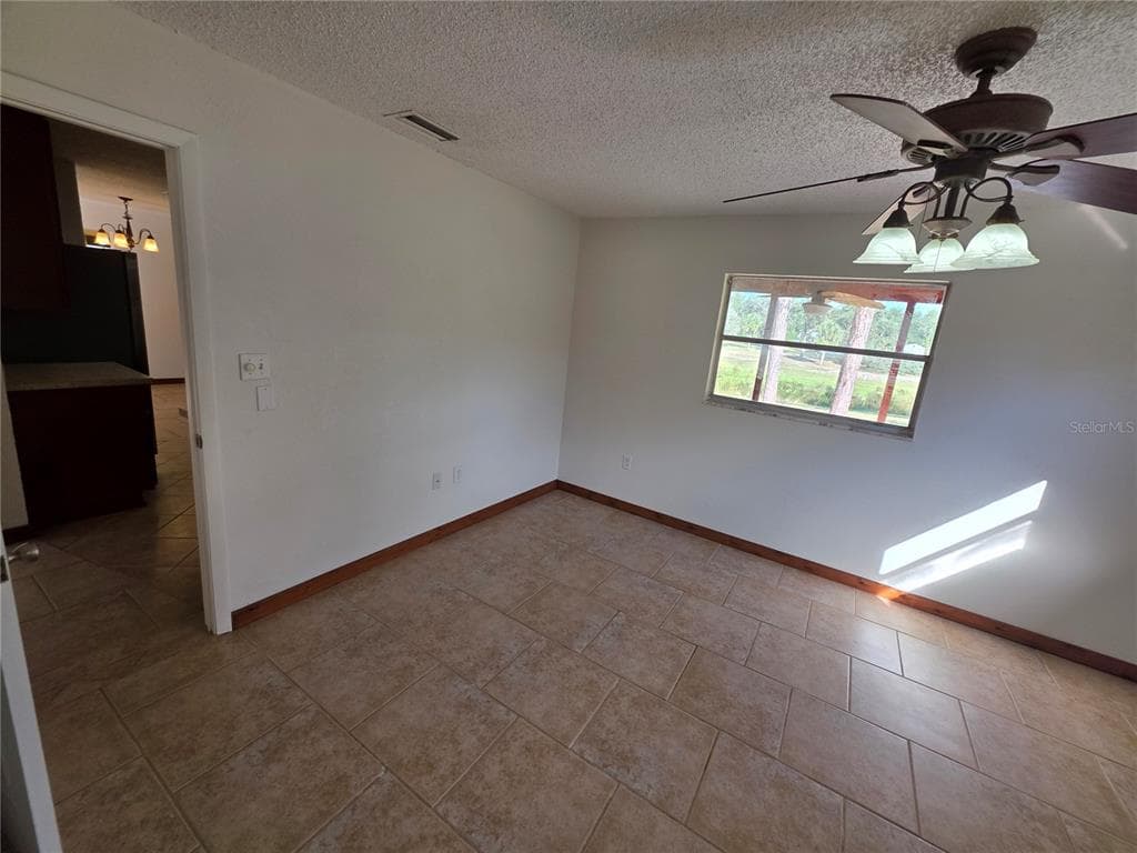 8270 NORMLEE ROAD photo 21