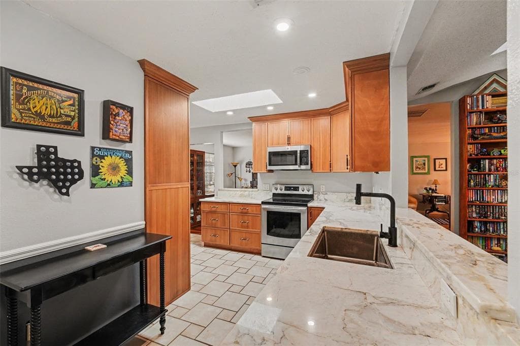 7366 WINDOVER WAY photo 6