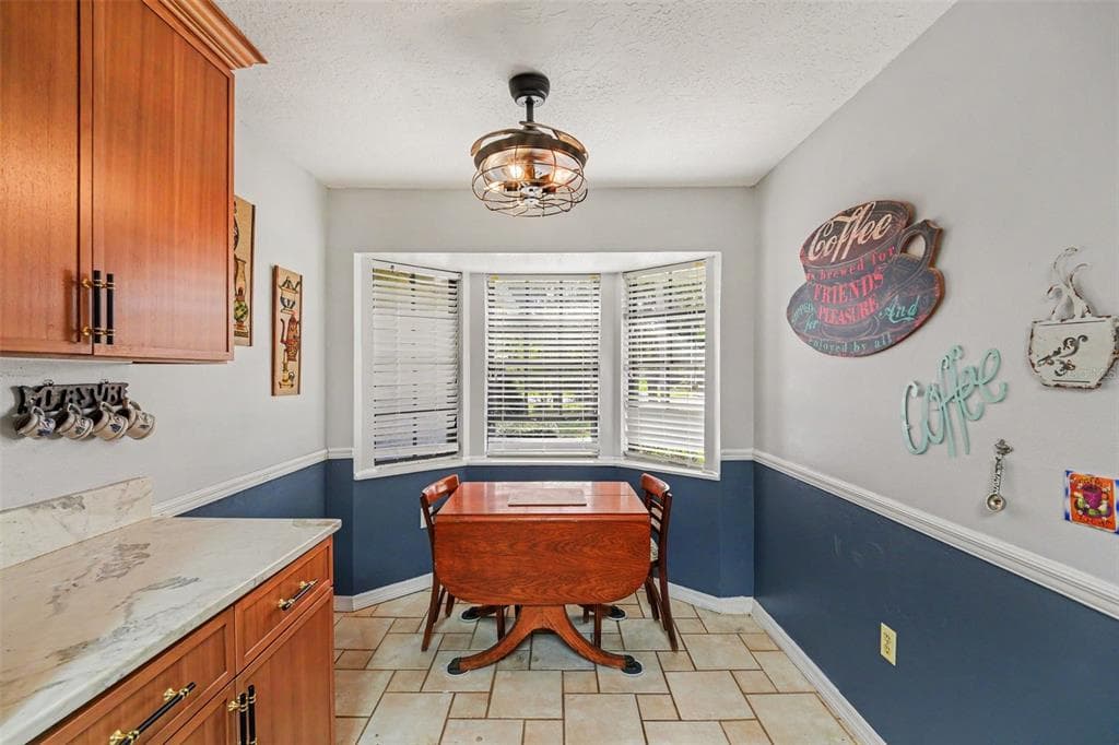 7366 WINDOVER WAY photo 8