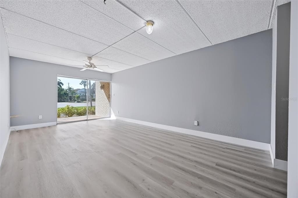 10365 PARADISE BOULEVARD 9 photo 3