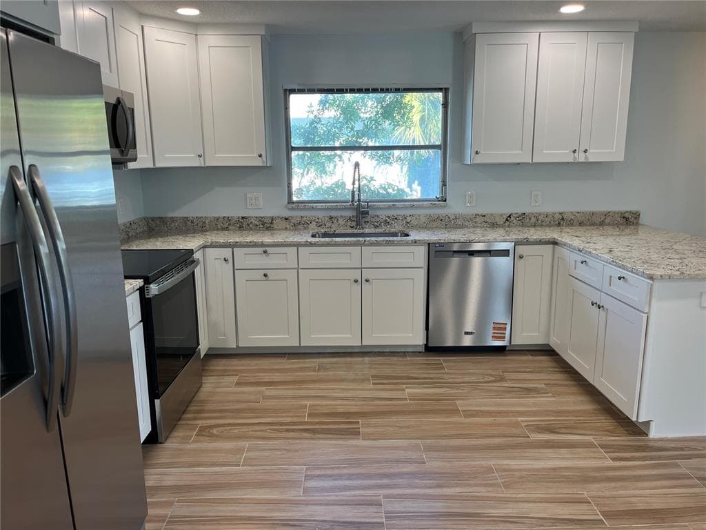 307 LA HACIENDA DRIVE photo 13