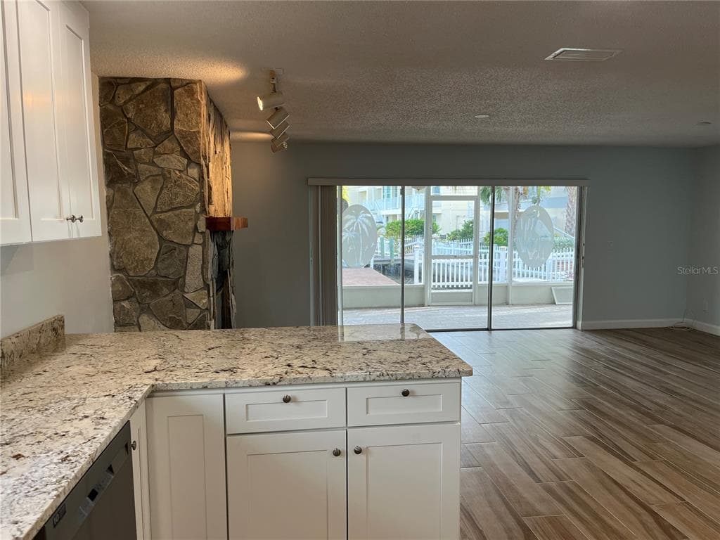 307 LA HACIENDA DRIVE photo 17