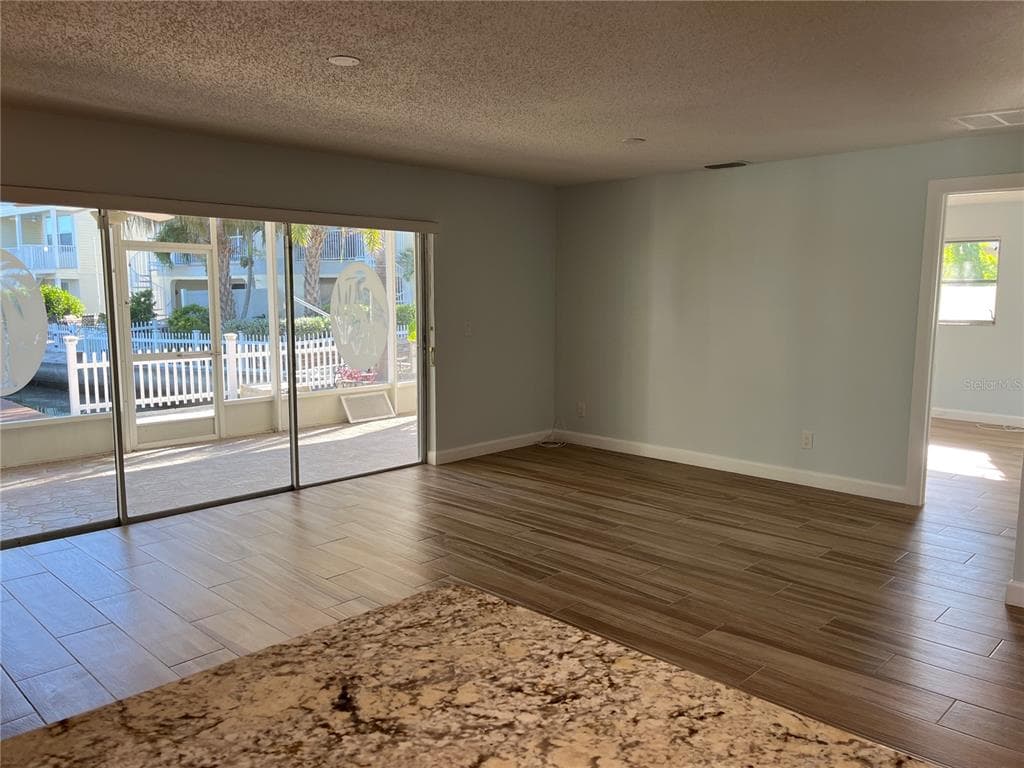 307 LA HACIENDA DRIVE photo 19