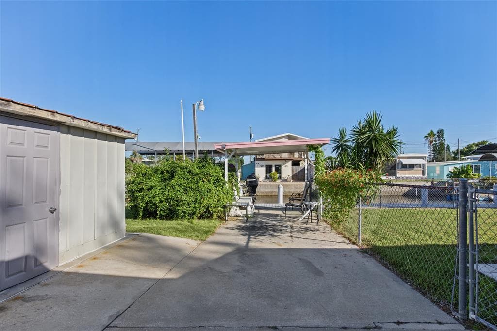 6805 HERON LANE photo 18