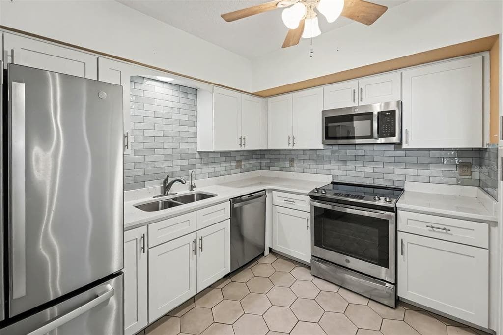 30 TURNER STREET 806 photo 5