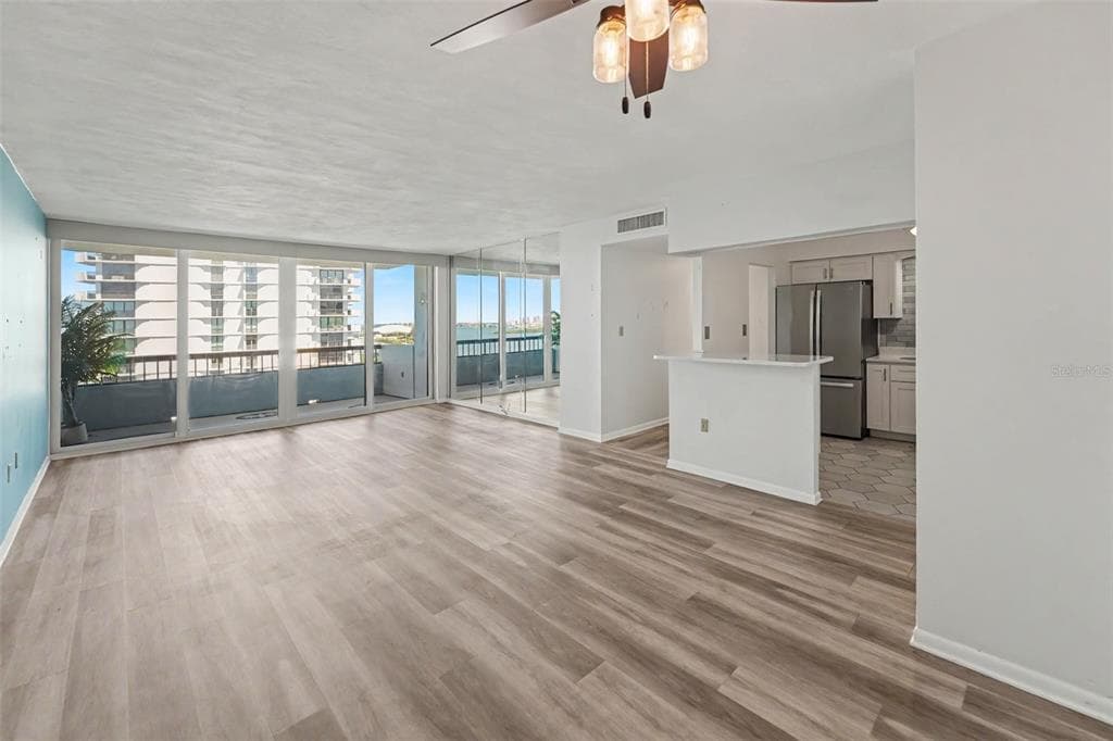 30 TURNER STREET 806 photo 8