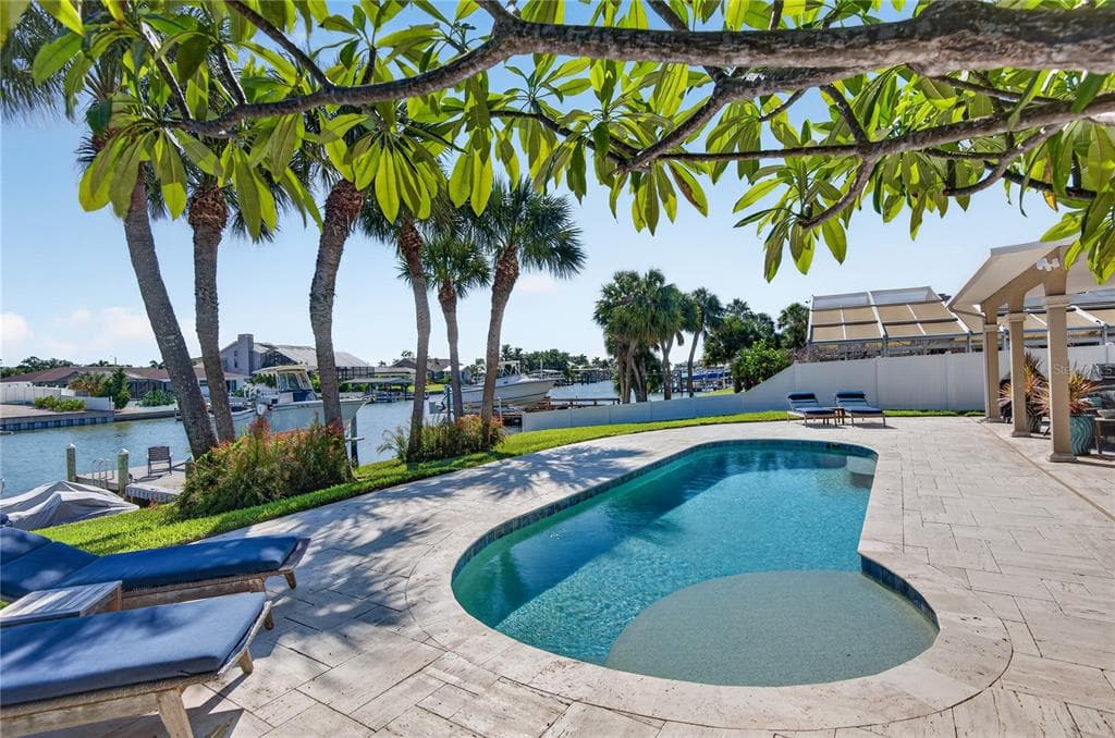 779 ISLAND WAY photo 6
