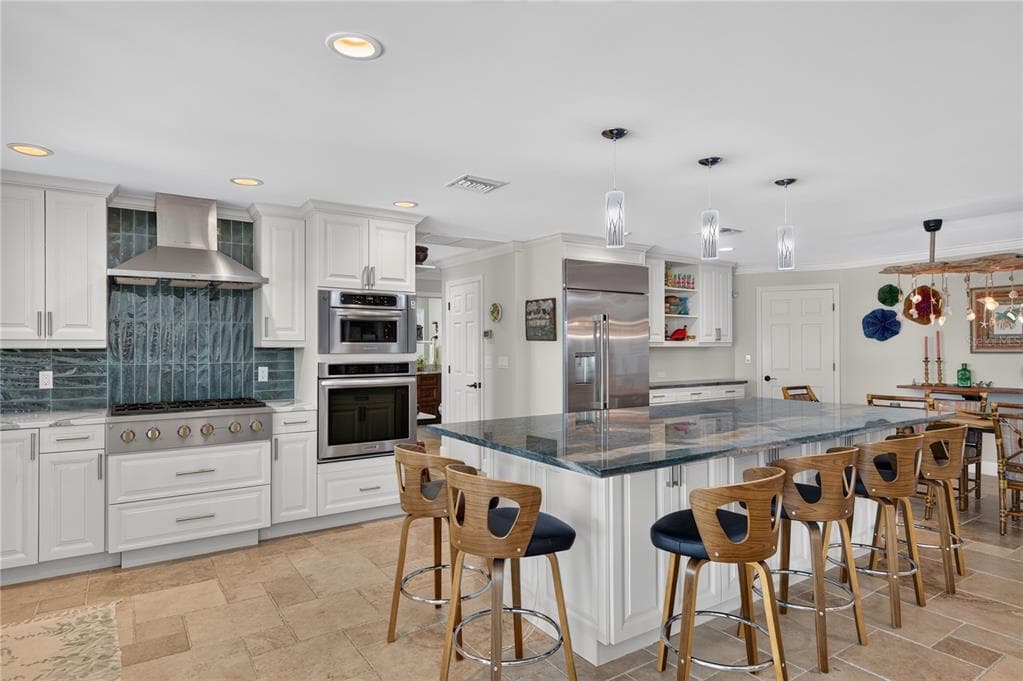 779 ISLAND WAY photo 22