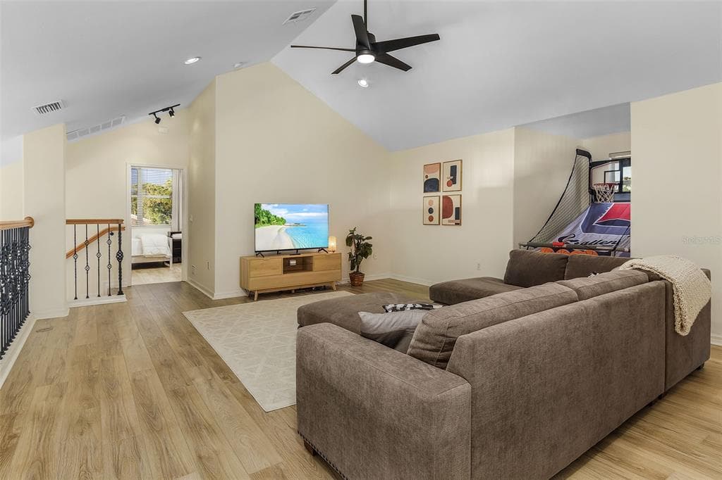 197 ALBERT LANE photo 16