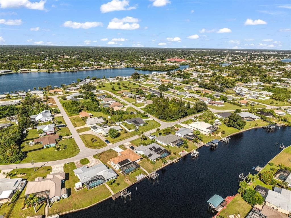 311 W TARPON BOULEVARD NW photo 4