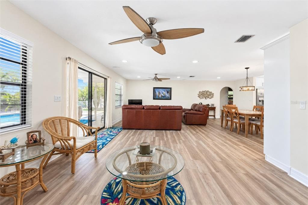 18231 HOTTELET CIRCLE photo 23