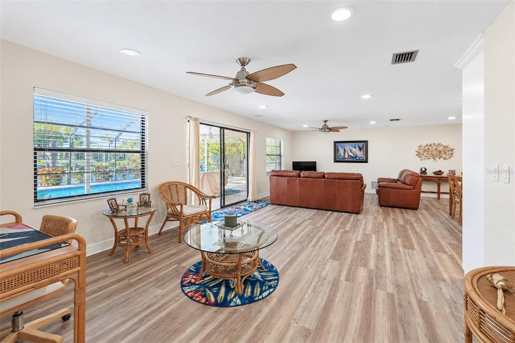 18231 HOTTELET CIRCLE photo 22