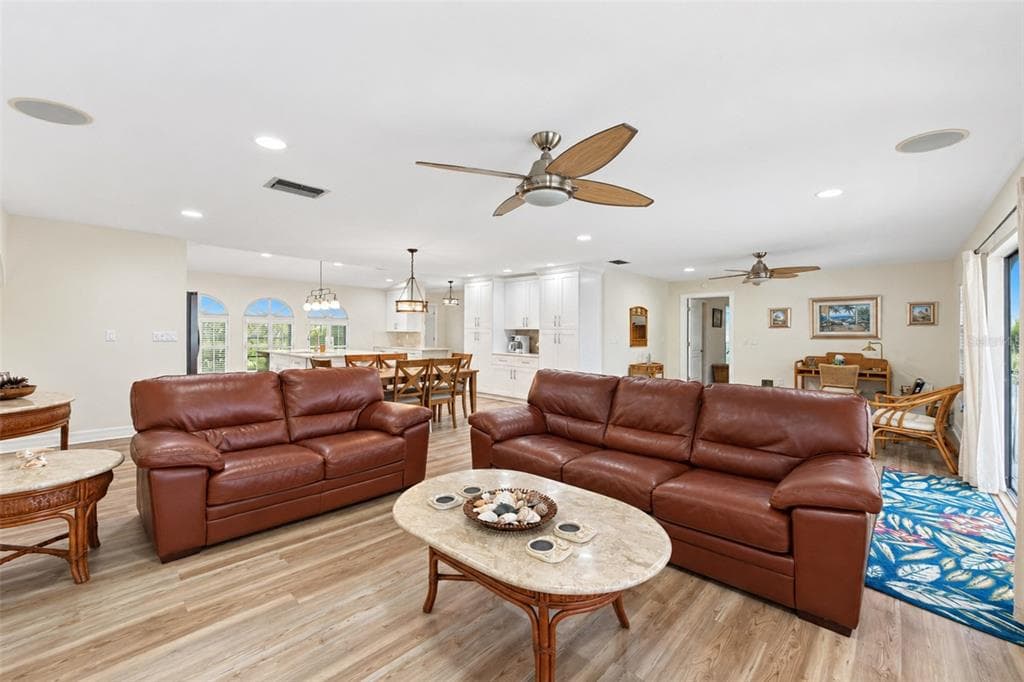 18231 HOTTELET CIRCLE photo 20