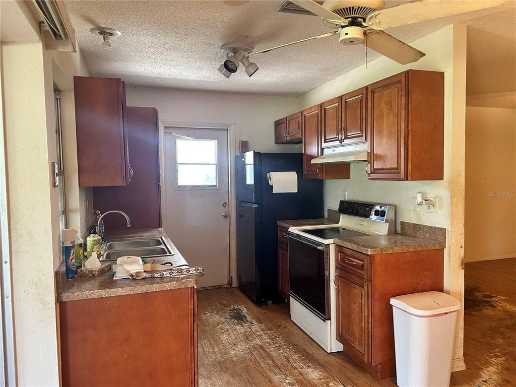 1554 INVERNESS STREET photo 9