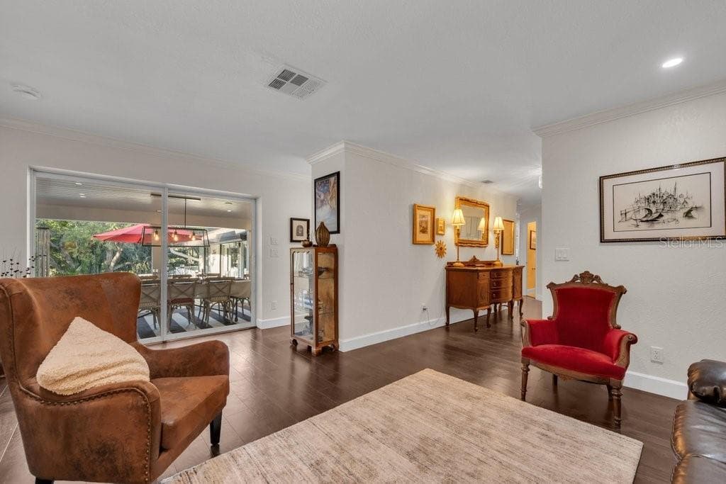 1184 WEYBRIDGE LANE photo 18