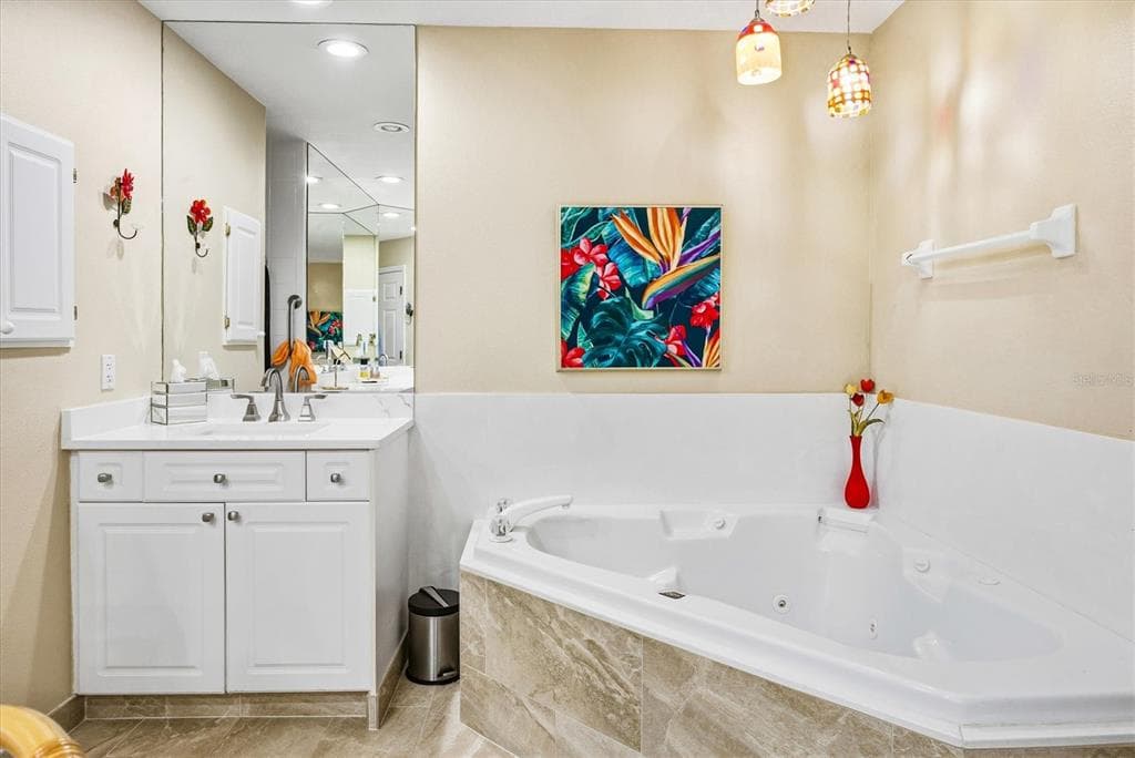 232 HIDDEN BAY DRIVE 303 photo 18