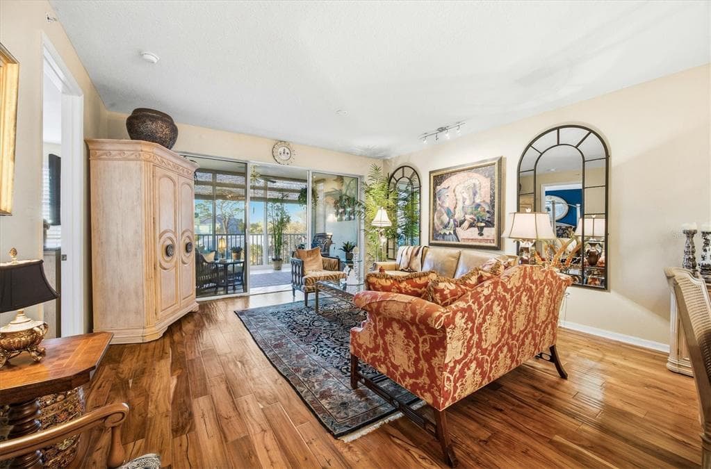232 HIDDEN BAY DRIVE 303 photo 8