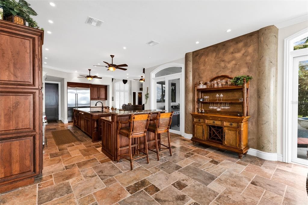 2030 JAMAICA WAY photo 15