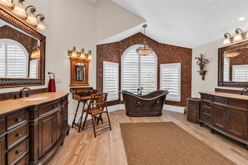 2030 JAMAICA WAY photo 25