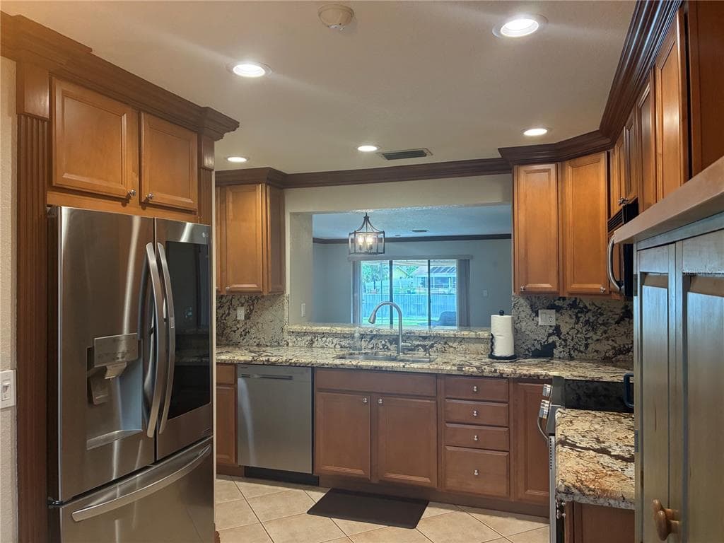 475 CANAL POINT N 1140 photo 3