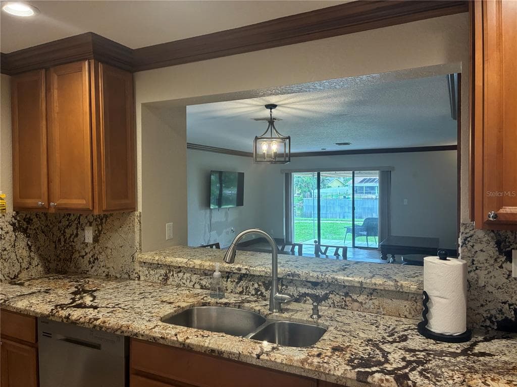 475 CANAL POINT N 1140 photo 5