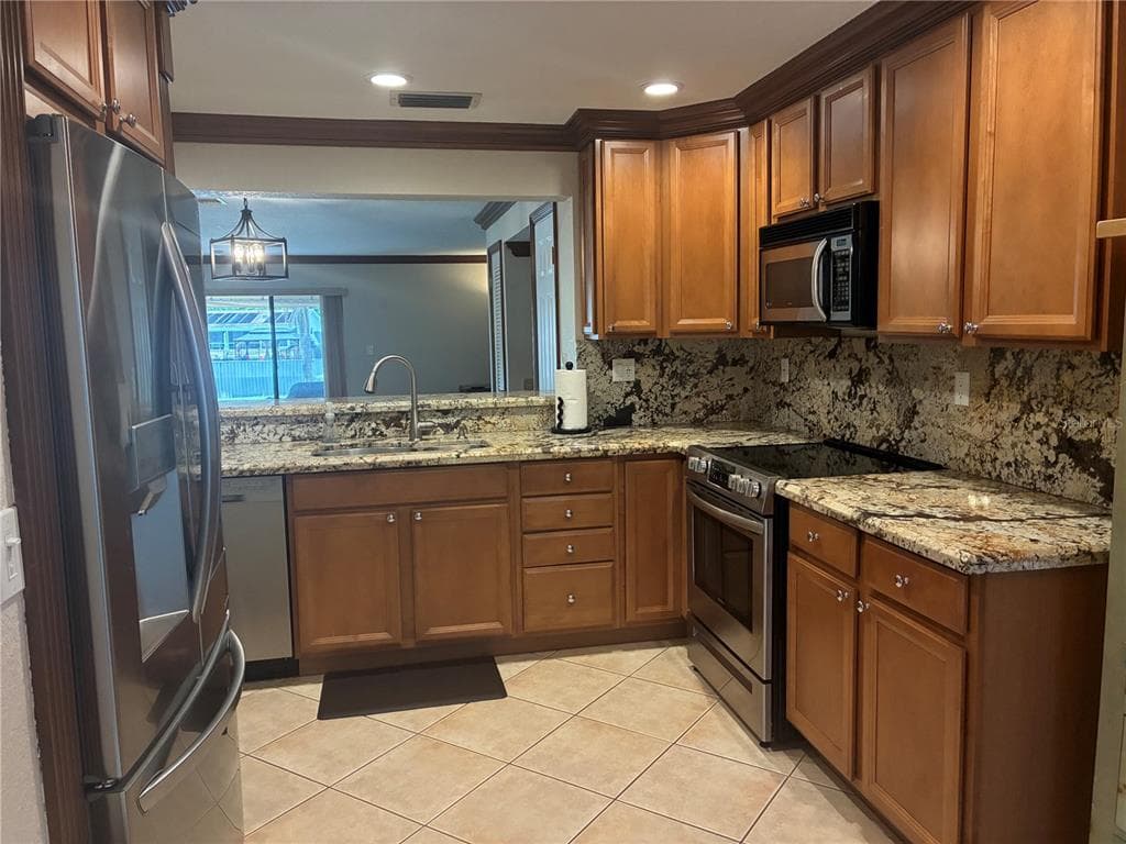 475 CANAL POINT N 1140 photo 4