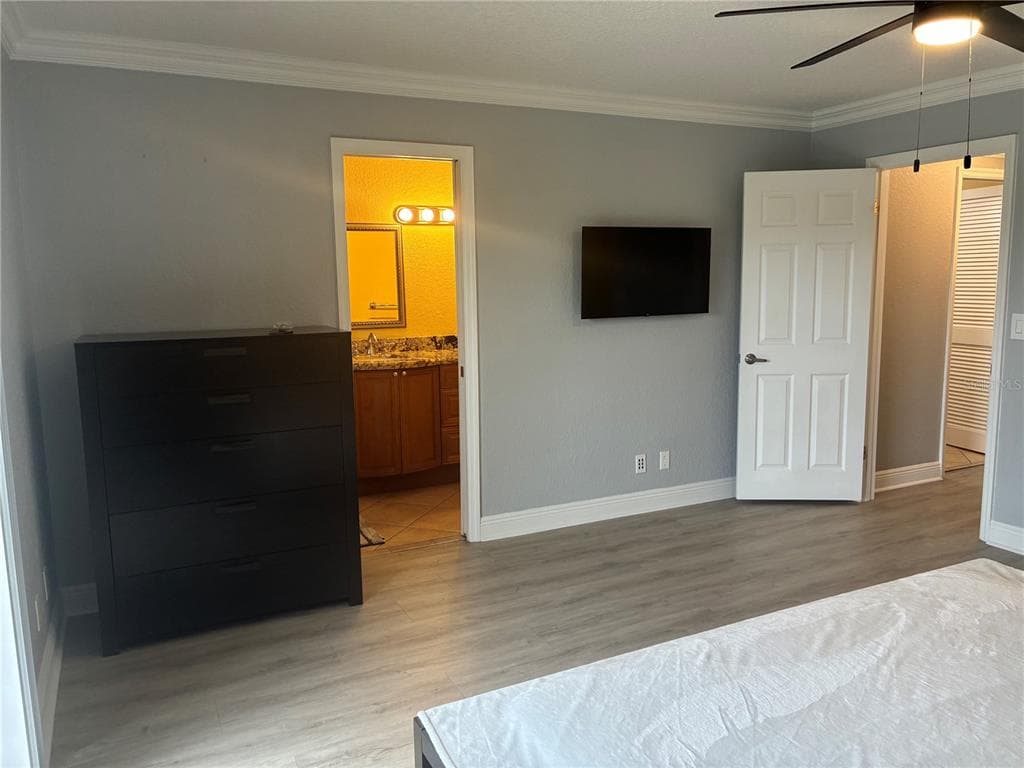 475 CANAL POINT N 1140 photo 21