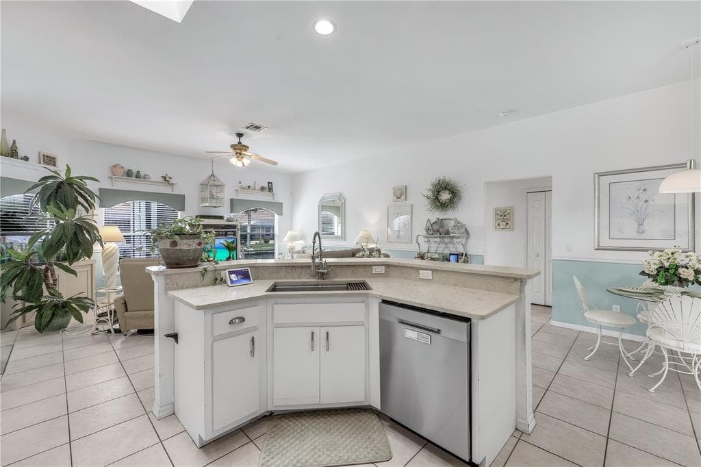 305 SE 31ST STREET photo 11