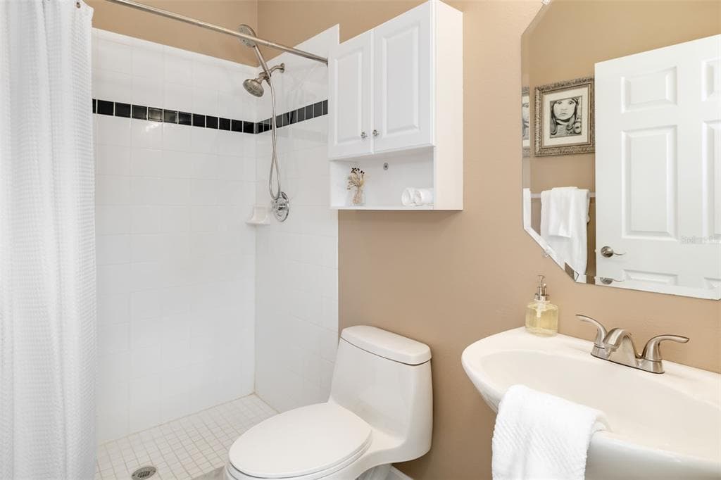 124 41ST CIRCLE E photo 11