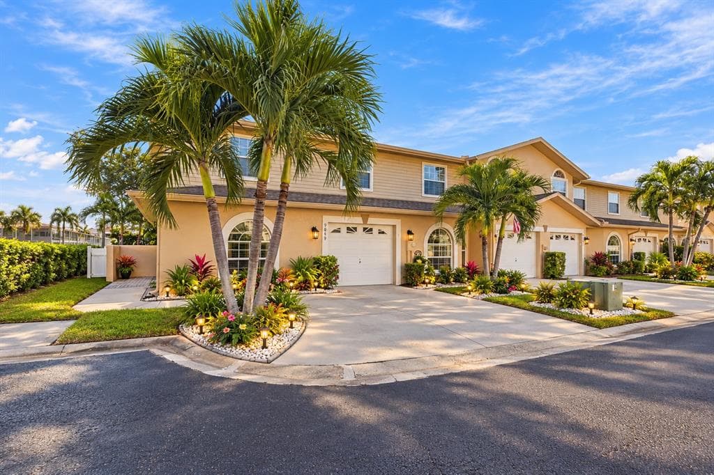 9049 ANTIGUA DRIVE photo 3