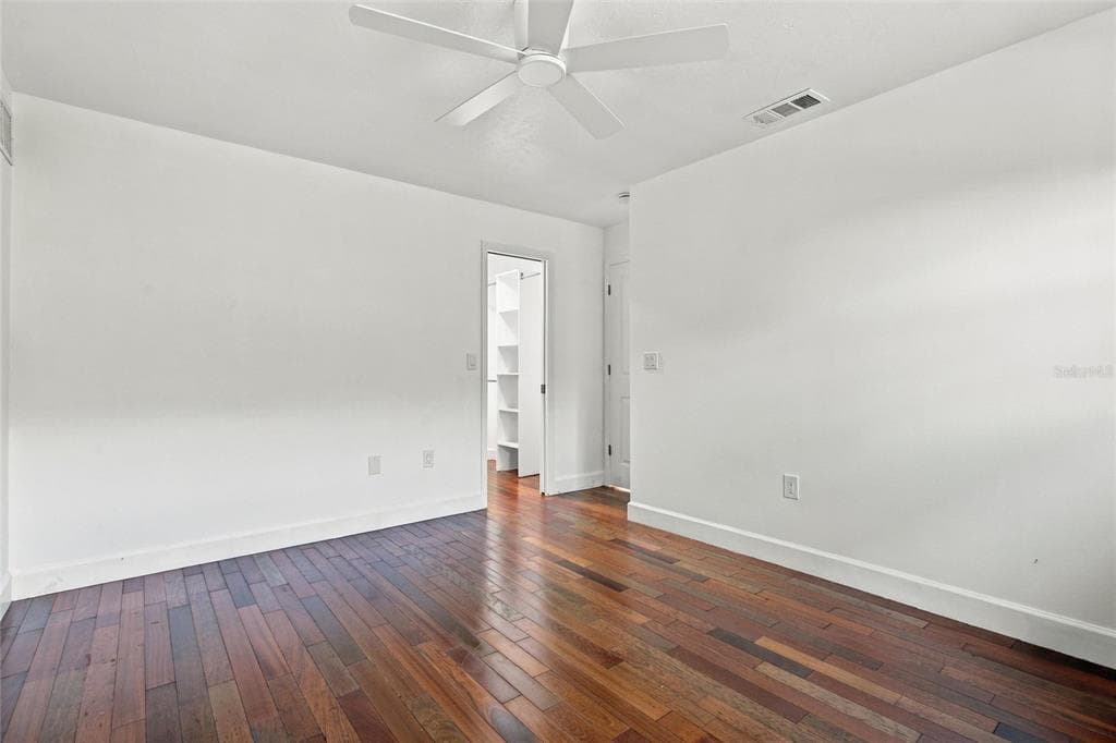 511 BONITO AVENUE photo 22