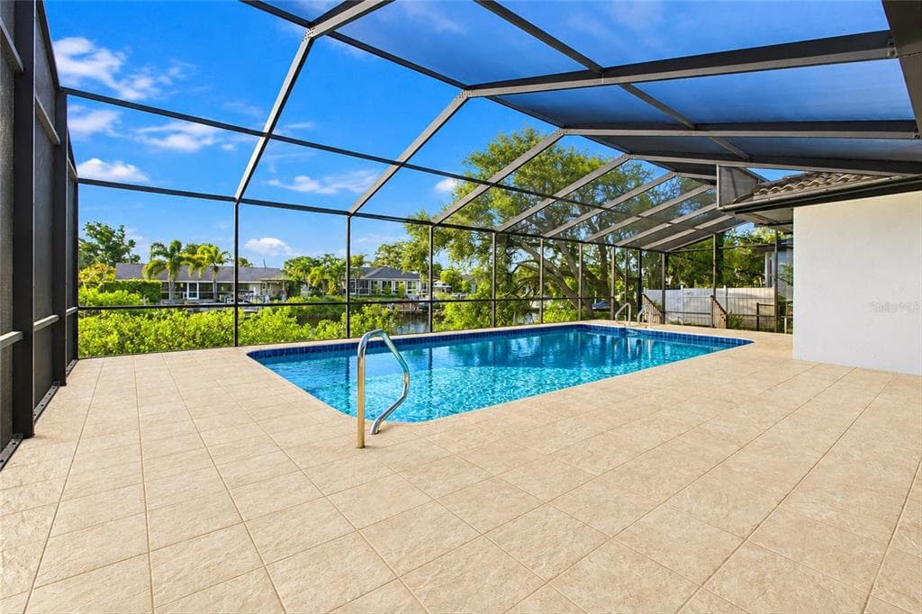511 BONITO AVENUE photo 3