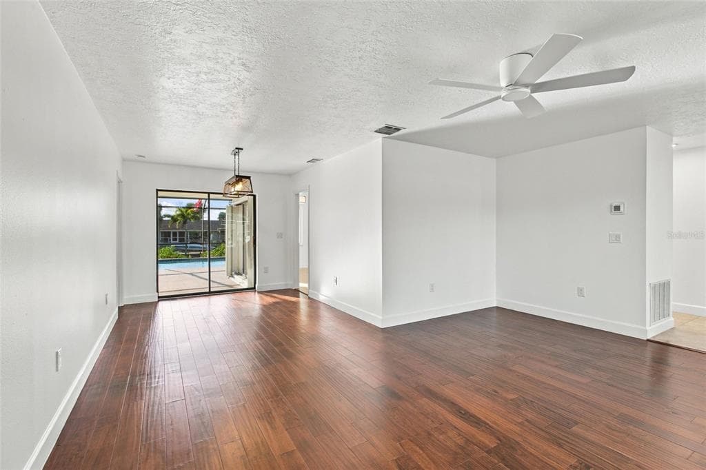 511 BONITO AVENUE photo 5