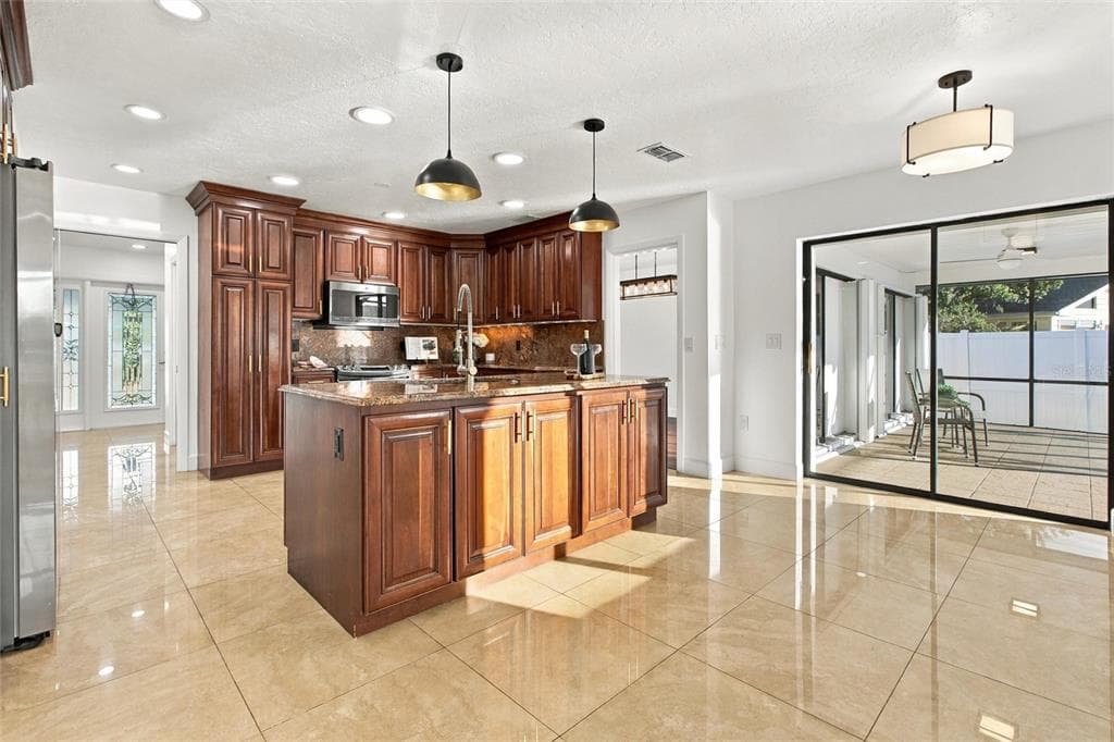 511 BONITO AVENUE photo 9