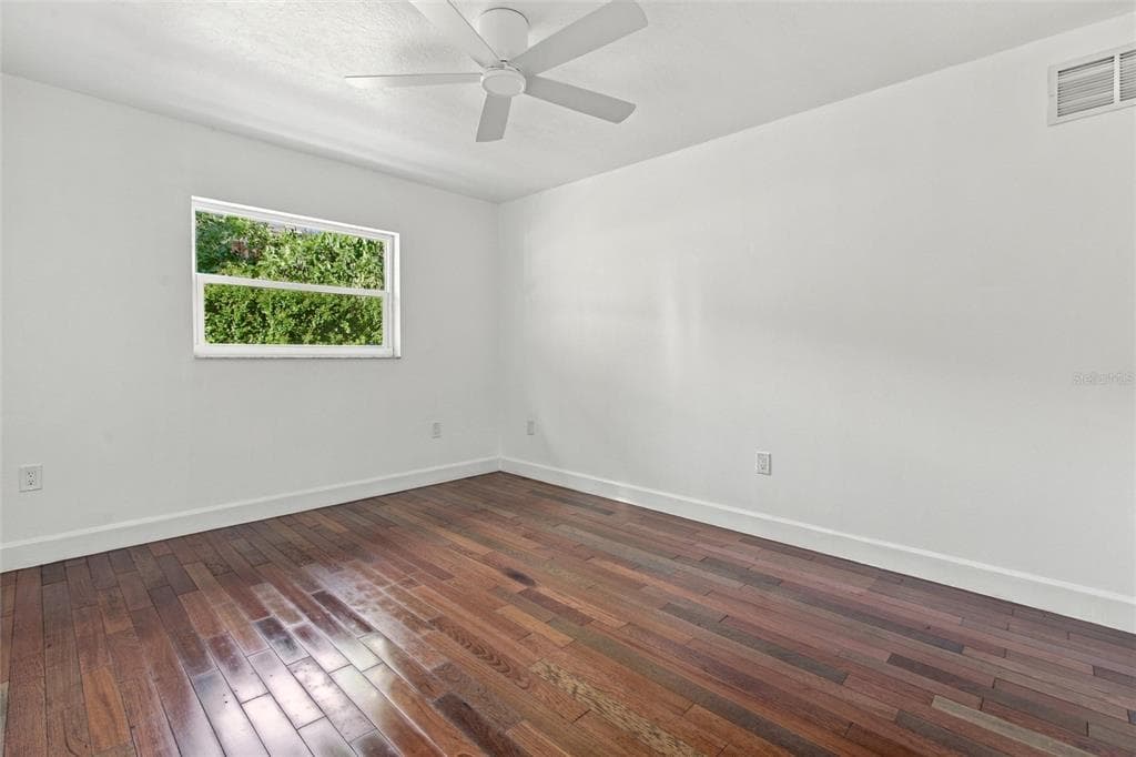 511 BONITO AVENUE photo 21