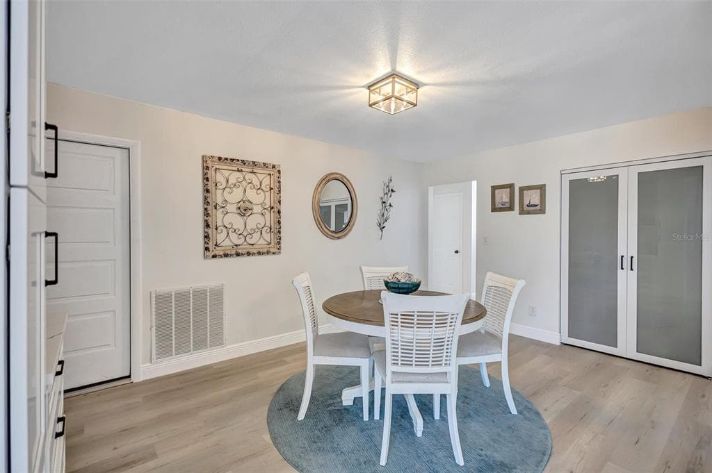 563 LEWIS BOULEVARD SE photo 10