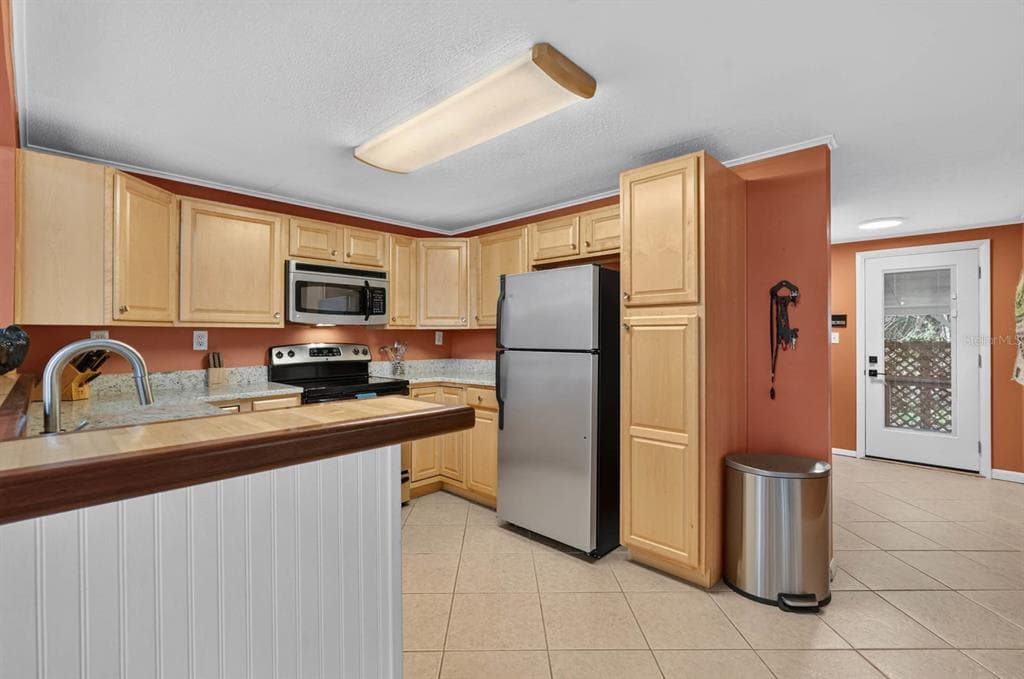 200 HILDAGO ROAD photo 13