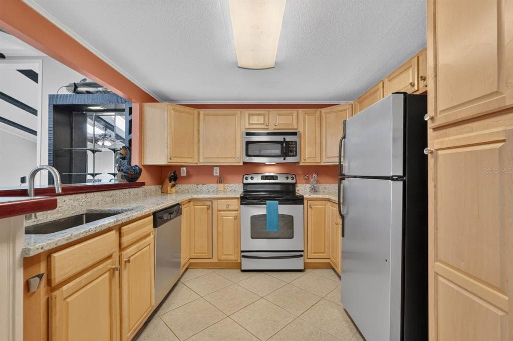 200 HILDAGO ROAD photo 17