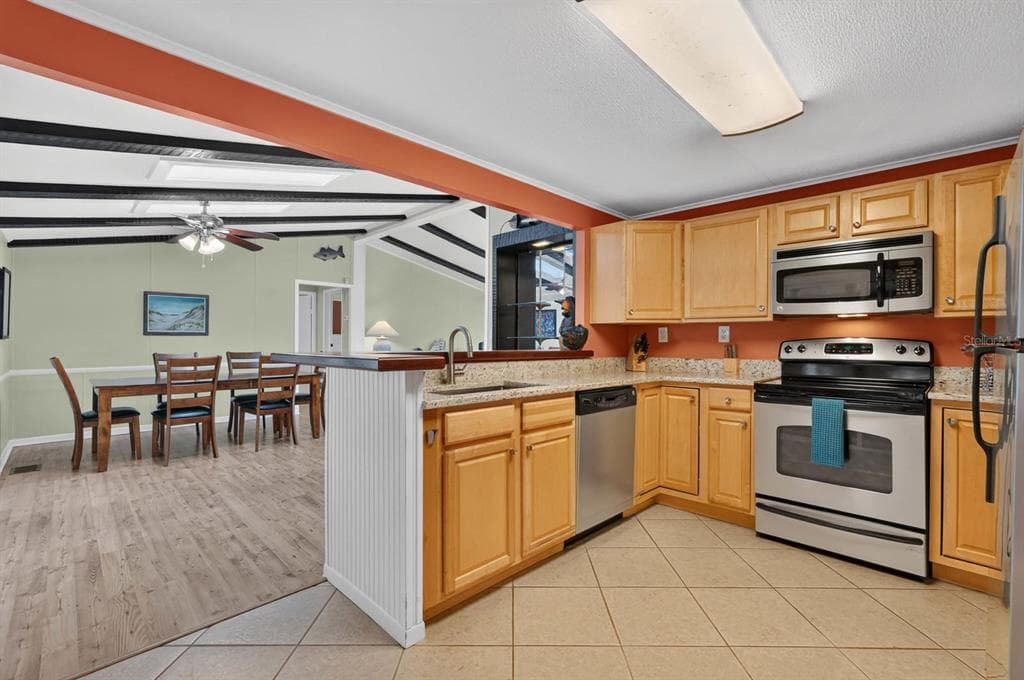200 HILDAGO ROAD photo 14