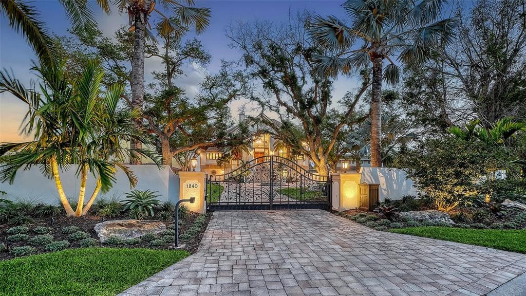 1240 HILLVIEW DRIVE 1